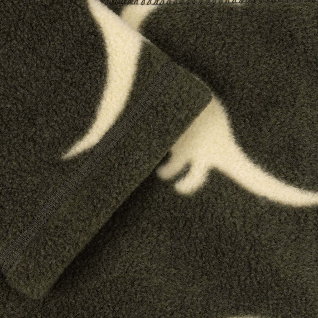 Sweat-shirt zippé enfant en polaire recyclée avec col montant et motif dinosaure gris, idéal pour être porté en superposition