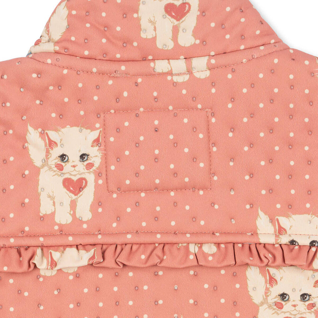 Veste thermique enfant avec doublure polaire en matière recyclée, imprimé roses et chats, col montant et détails volantés pour l'école