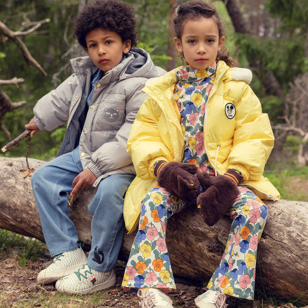 Doudoune épaisse en polyester recyclé avec appliqués patch jaunes et fermeture éclair imperméable pour enfant (hiver)