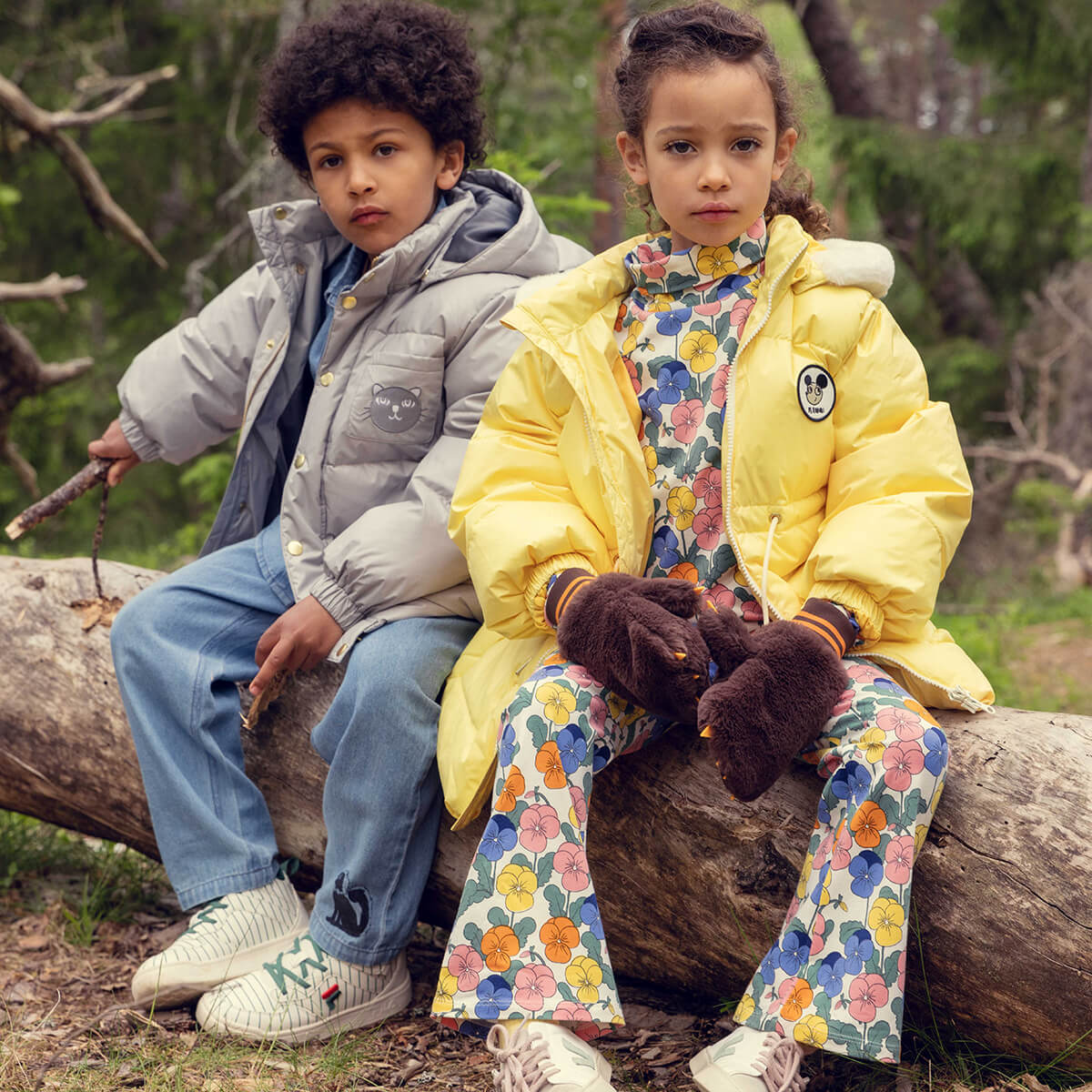 Doudoune épaisse en polyester recyclé avec appliqués patch jaunes et fermeture éclair imperméable pour enfant (hiver)