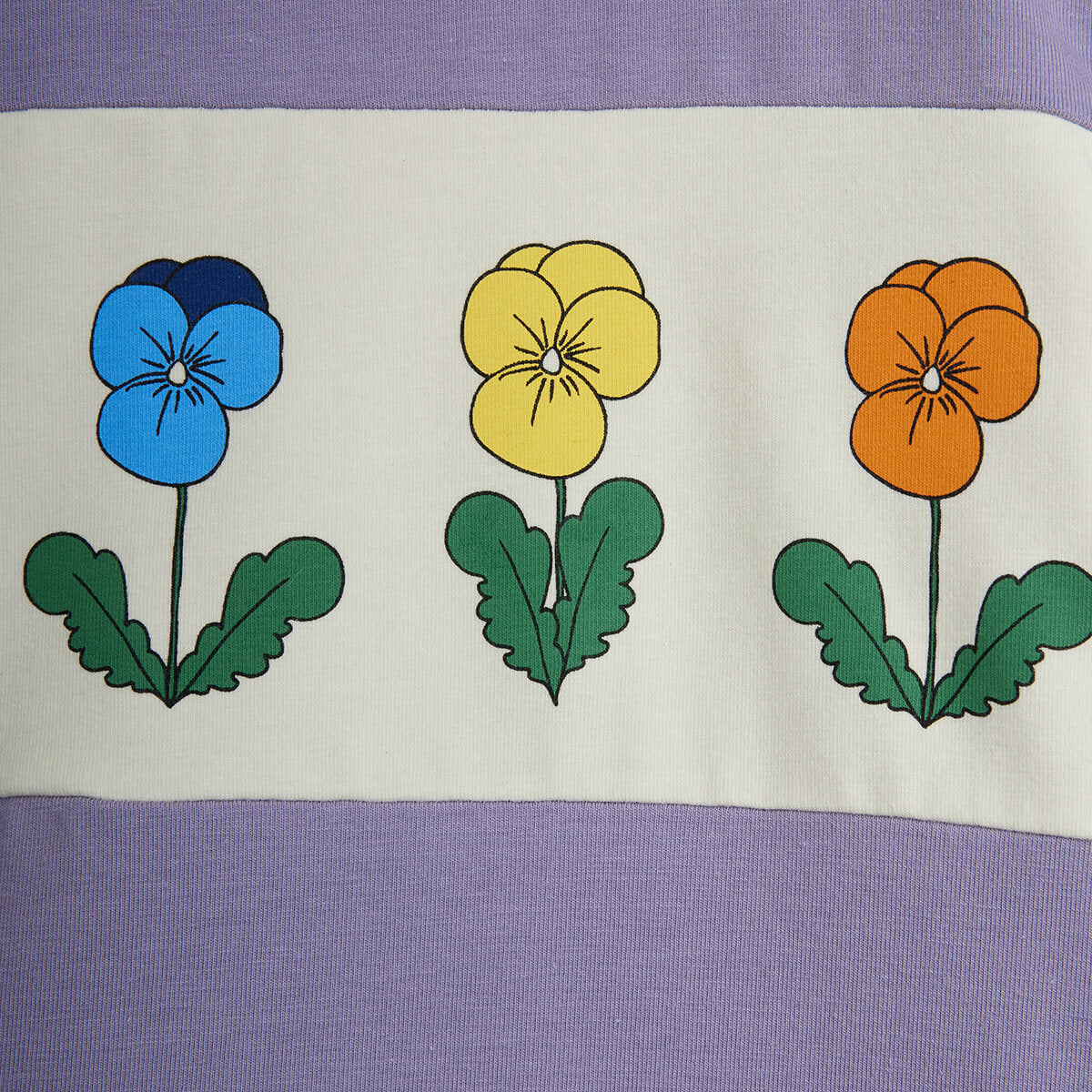 Haut à manches longues en coton biologique avec panneau de fleurs de pensées violettes et encolure texturée pour le style quotidien des enfants