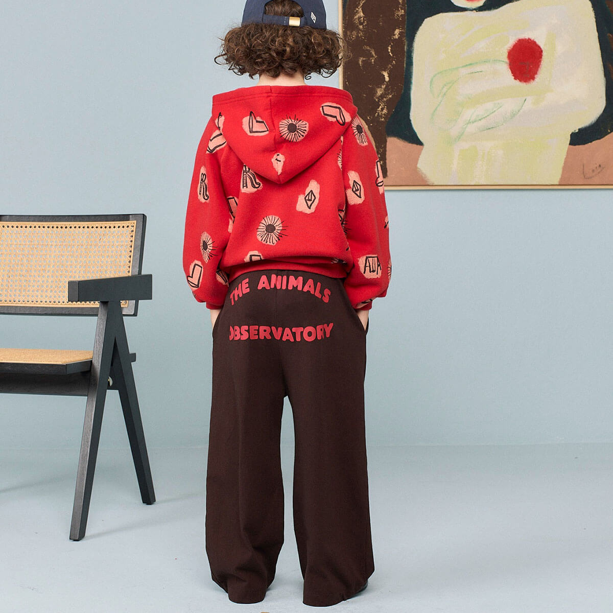 Pantalon de jogging en coton biologique marron foncé avec pli ajustable et cheville à bouton-pression pour enfants
