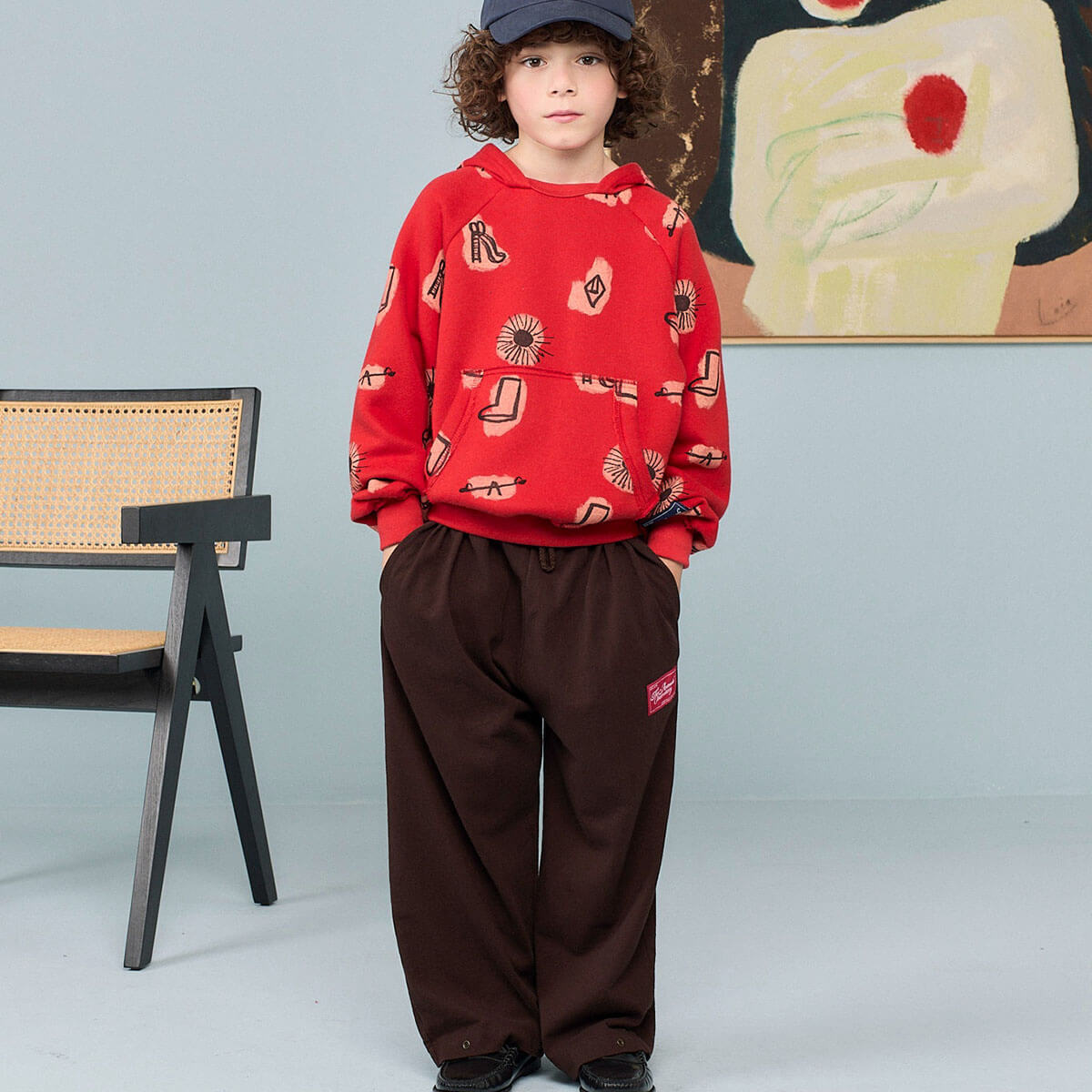 Pantalon de jogging en coton biologique marron foncé avec pli ajustable et cheville à bouton-pression pour enfants